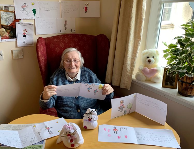 Aberdeen youngsters put pen to paper for local care home